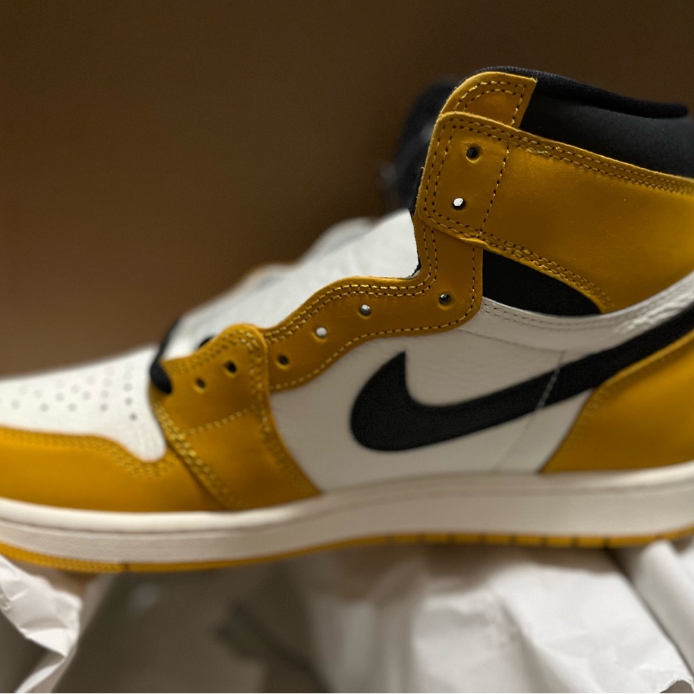 NIB Jordan 1 Retro OG 11M